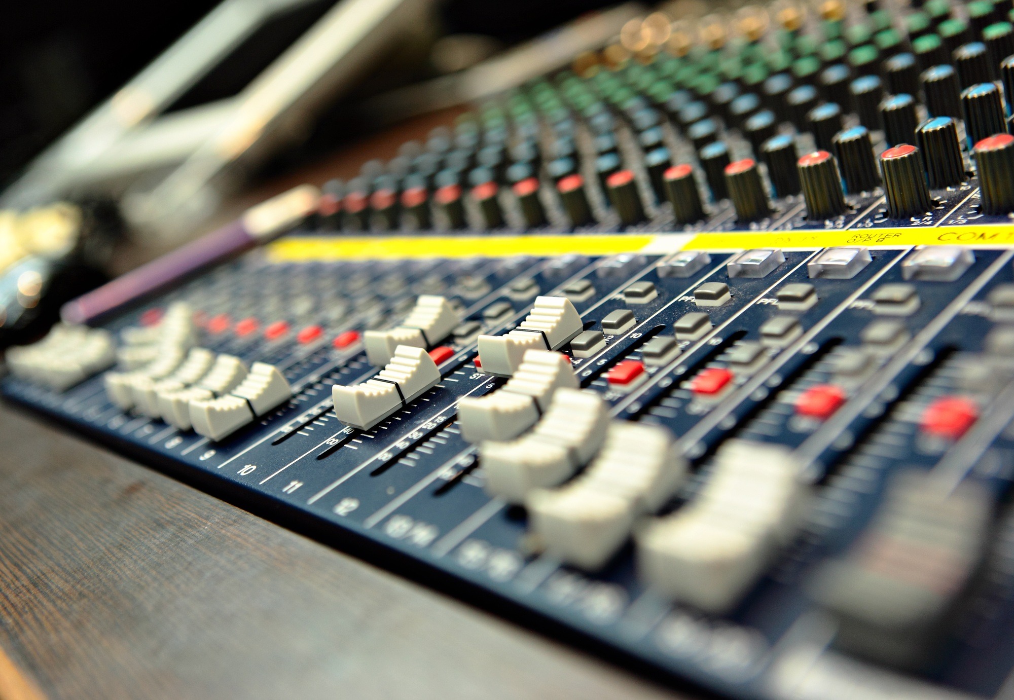 sound mixer with sliders